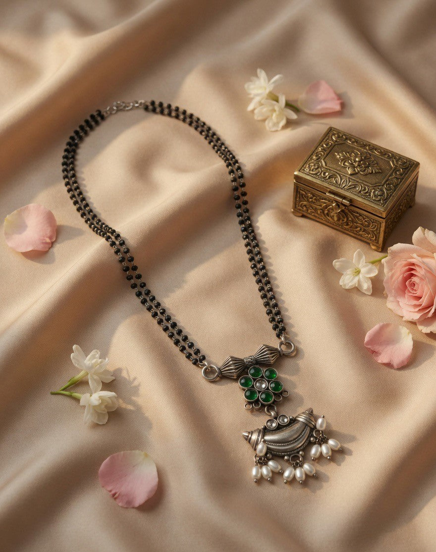 Emerald-Accented Temple Motif Mangalsutra
