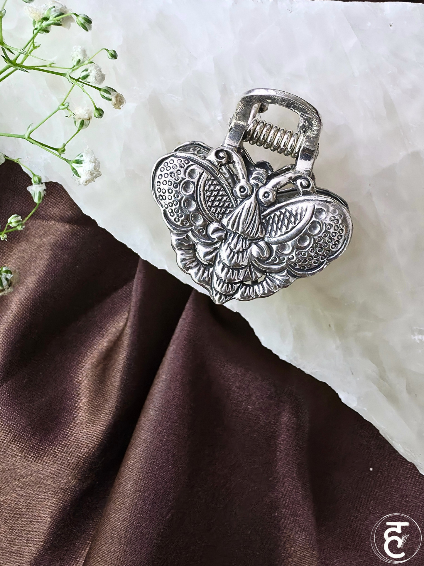 Flutter Bloom Hair Clutcher