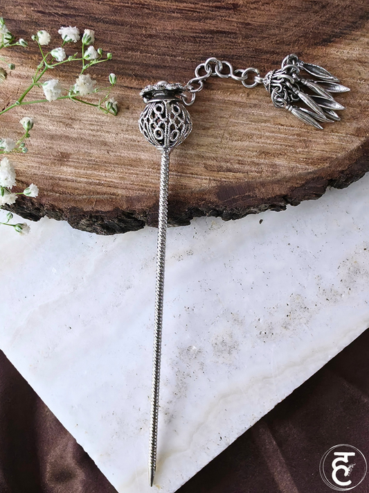 Royal Openwork Juda Pin