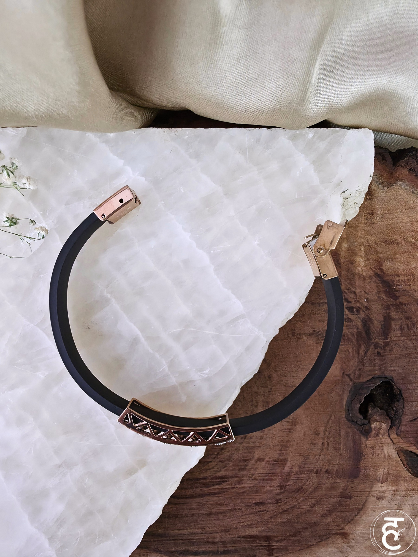 Harlequin Crest Bracelet