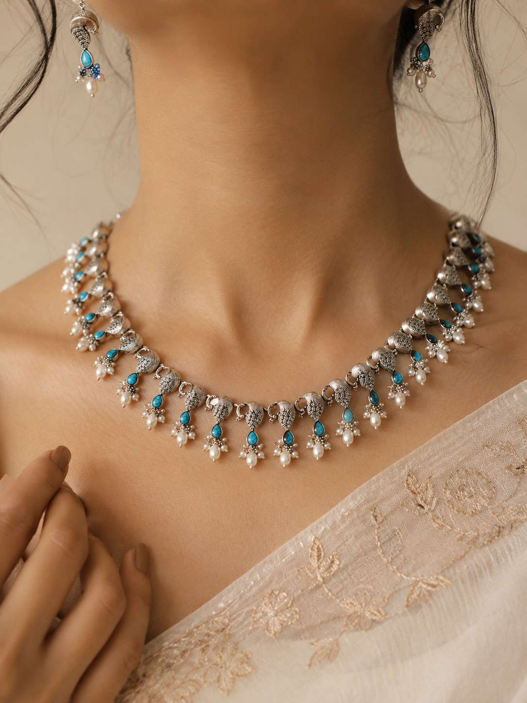 Lunara Necklace Set