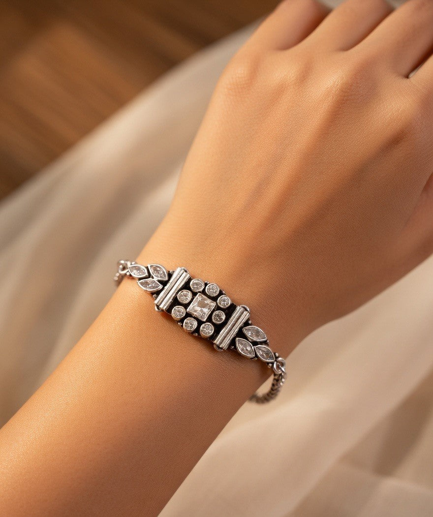Rajvanshi Polki-Style Geometric Bracelet