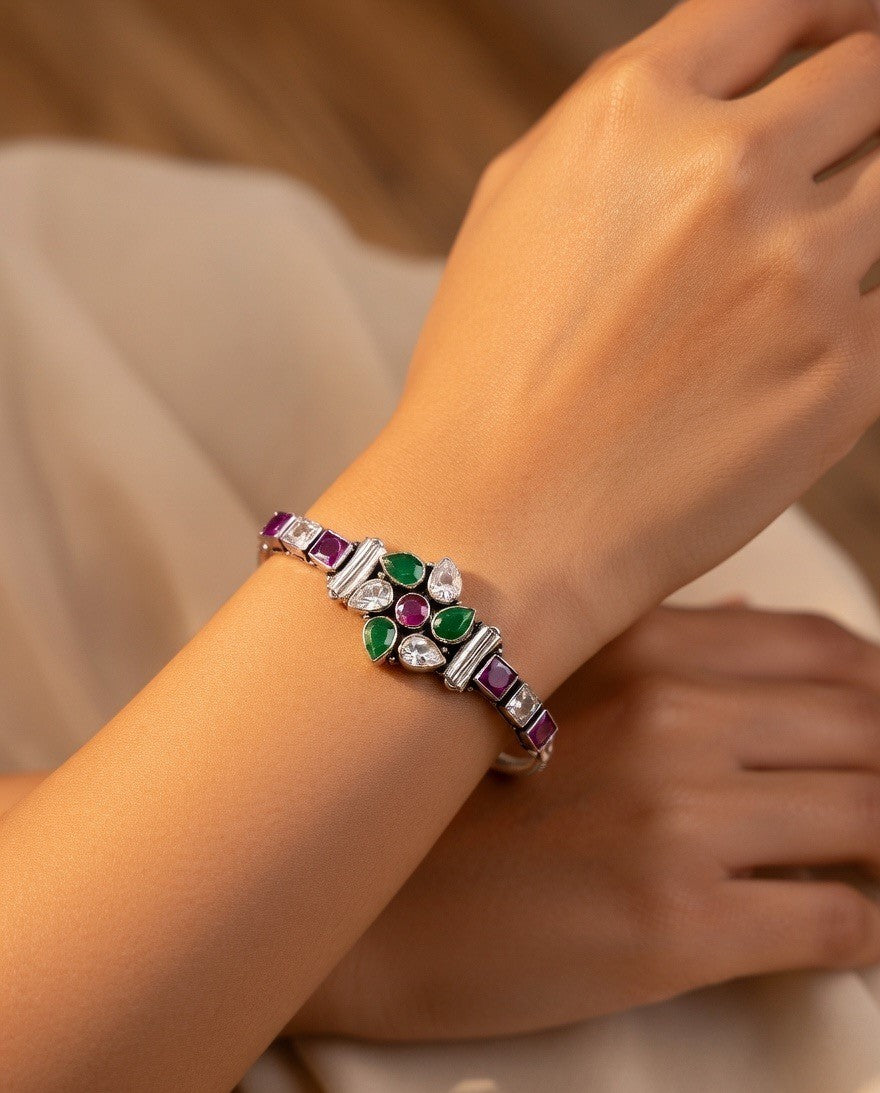 Ratnashree Kundan Elegance Bracelet