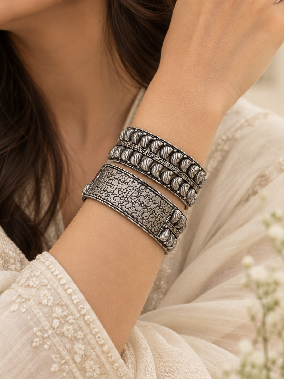 Kashvi Textured Silver Bangles