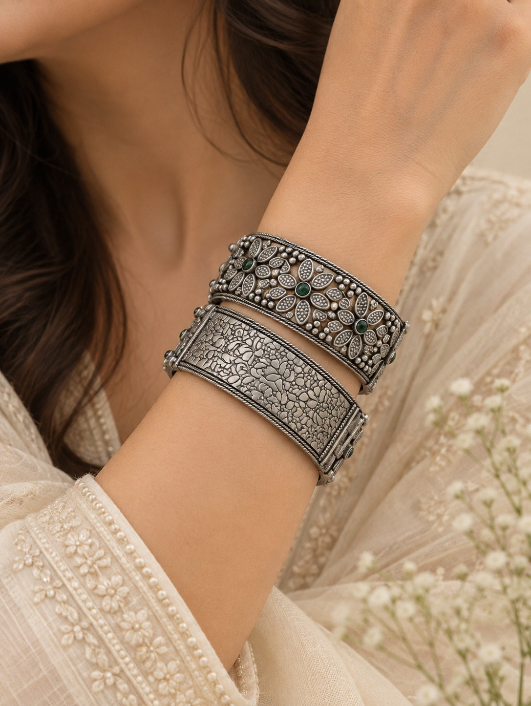Aarini Green Stone Bangles