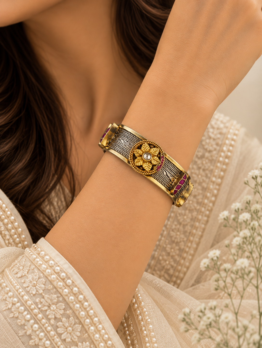 Abeer Gold Accent Kada